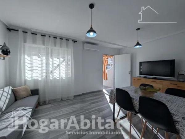 Chalet adosado en calle Biar thumbnail 2