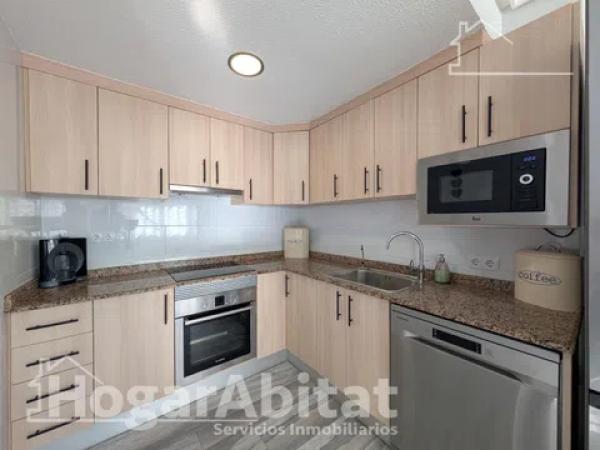 Chalet adosado en calle Biar photo 4