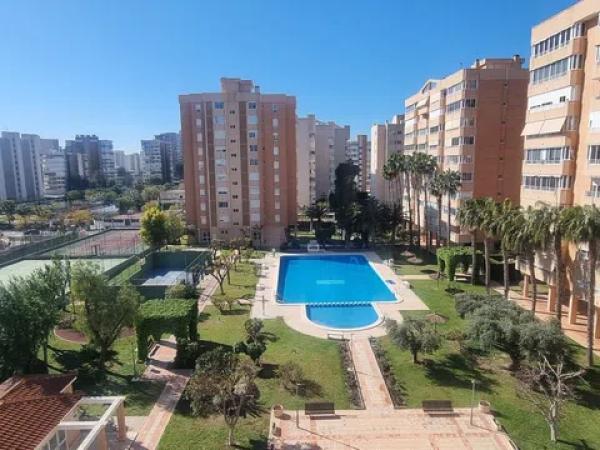 Sale of flat in Avenida Países Escandinavos, 18, Alicante
 photo 1