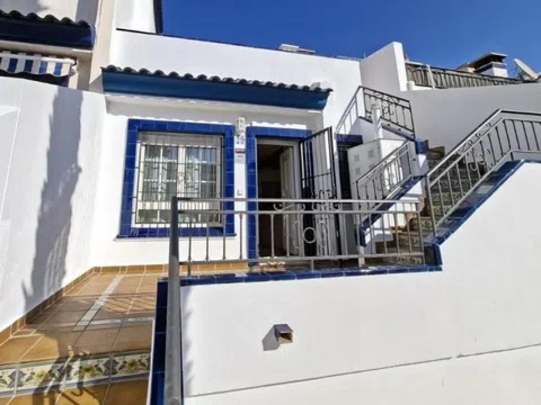 Venta de chalet independiente en Calle Canal de La Mancha, 50, Orihuela
photo 3