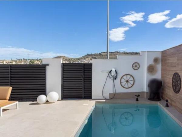 Chalet adosado en calle Juan Carlos I thumbnail 1