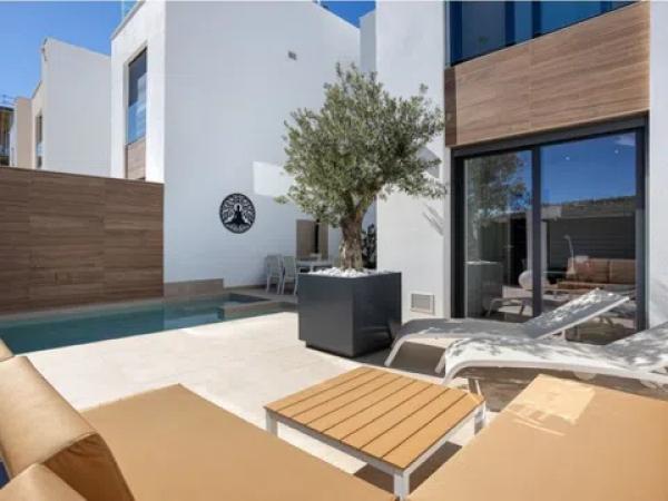 Chalet adosado en calle Juan Carlos I thumbnail 2