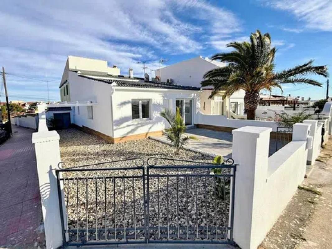 Venta de chalet independiente en Calle Costa de Garraf, Rojales
photo 2