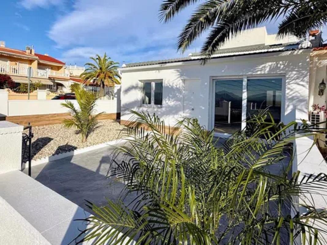 Venta de chalet independiente en Calle Costa de Garraf, Rojales
photo 3