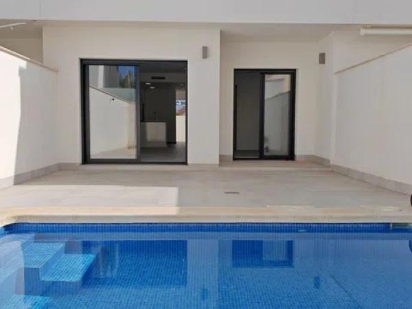 Chalet adosado en calle Antonio Godoy photo 1