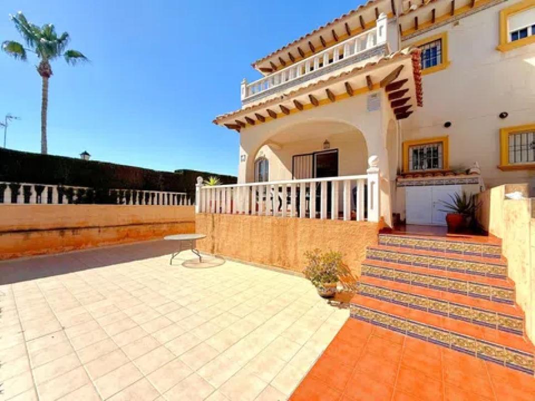 Venta de chalet independiente en Barrio Lomas de Cabo Roig, Orihuela
 photo 2