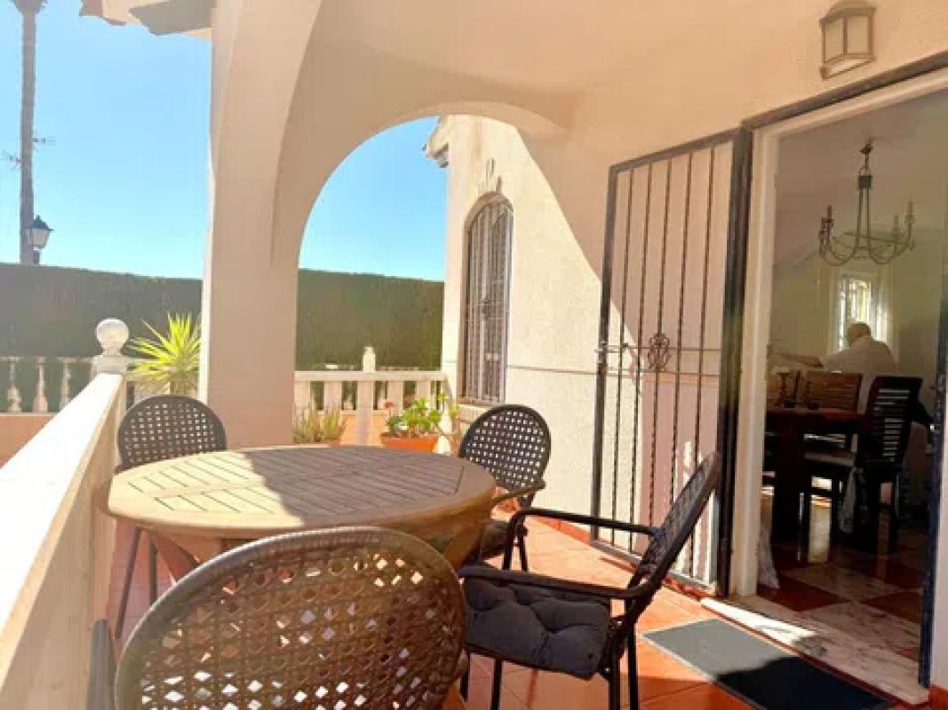 Venta de chalet independiente en Barrio Lomas de Cabo Roig, Orihuela
 photo 3