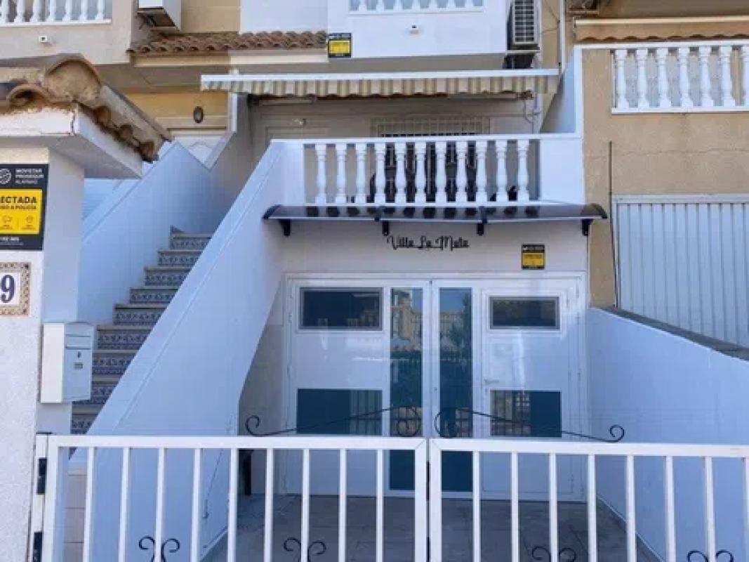 Sale of townhouse in Calle Zaragoza , Torrevieja photo 5