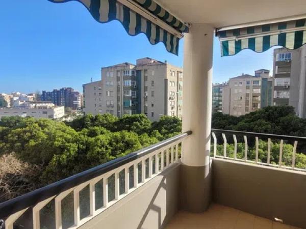 Venta de piso en Calle José Iturbi, 4, Málaga
thumbnail 1