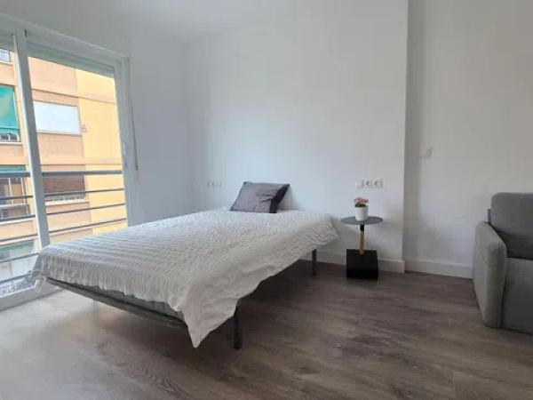 Studio for sale on Calle Diego de Vergara, Málaga thumbnail 1
