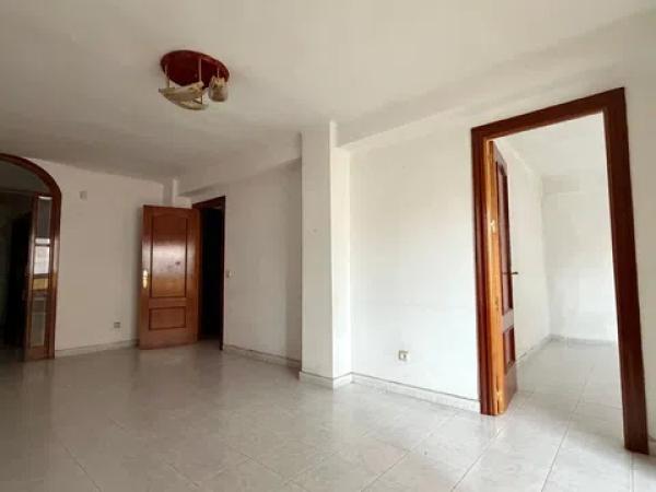Продажа квартиры на Calle Nuestra Señora de los Clarines, 6, Малага
 photo 4