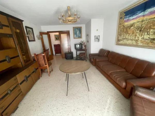 Продажа квартиры на Barrio Los Castillejos - La Trinidad, Малага
thumbnail 2