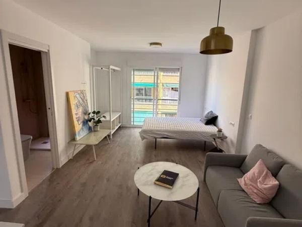 Studio for sale on Calle Diego de Vergara, Málaga thumbnail 1
