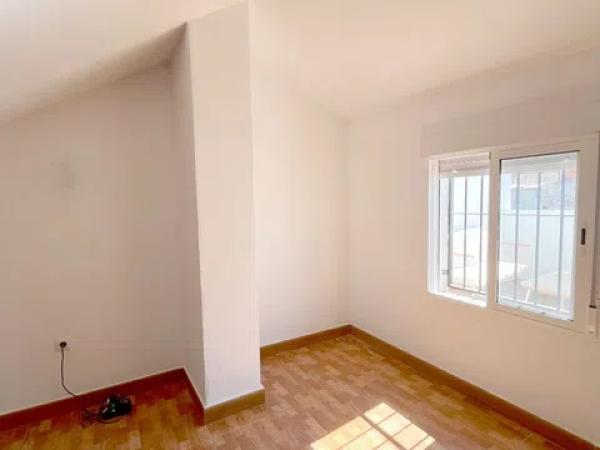 Ático en venta en  Barrio Victoria Eugenia, Málaga photo 4