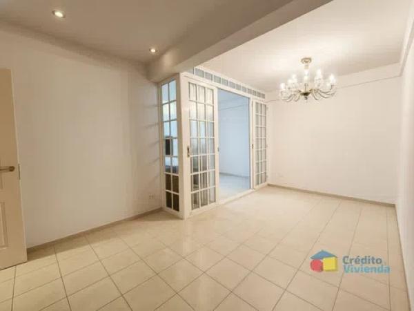 Venta de piso en Barrio Victoria Eugenia, Málaga
 photo 3