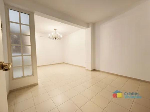 Venta de piso en Barrio Victoria Eugenia, Málaga
 photo 4