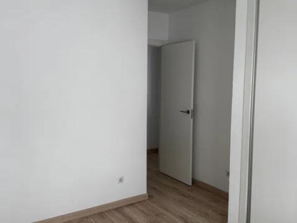 Venta de piso en Barrio Victoria Eugenia, Málaga
 photo 4
