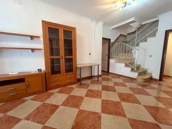 Casa independiente en calle Carlos Falgueras thumbnail 2