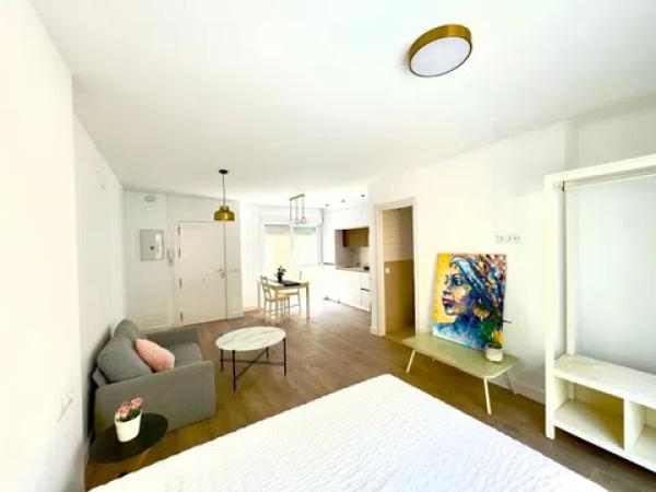 Studio for sale on Calle Eugenio Gross, Málaga thumbnail 1