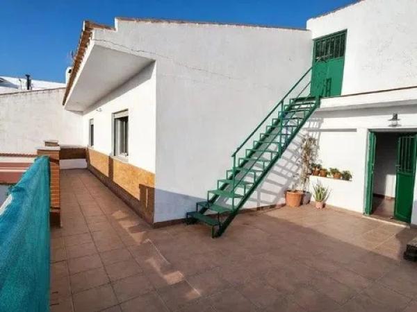 Chalet adosado en calle Pontazgo photo 1