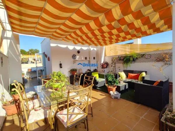Chalet adosado en calle Juan de Anchieta photo 1
