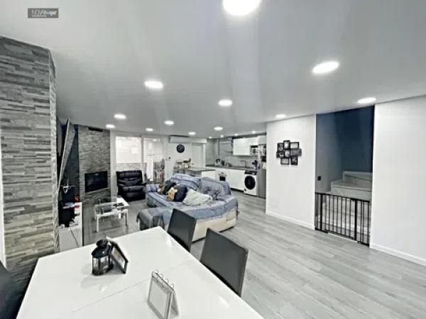 Chalet adosado photo 1