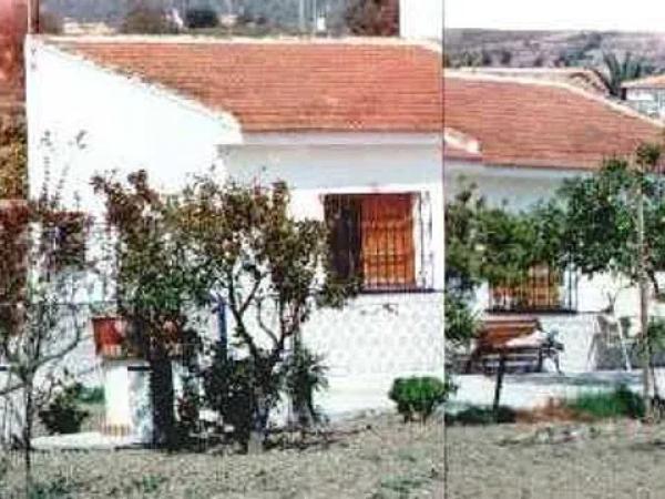 Casa independiente en calle locotta s/n photo 1