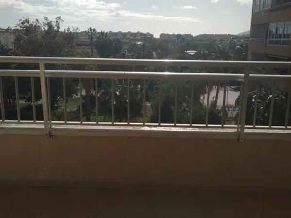 Venta de piso en Avenida de los guindos, 38, Málaga
thumbnail 2