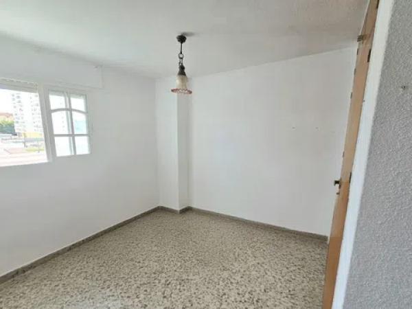 Venta de piso en Calle Victoria Mérida y Piret, 6, Málaga
thumbnail 1