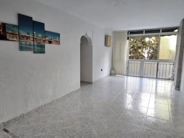 Продажа квартиры на Avenida de la Luz, Малага
photo 1