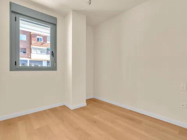Venta de piso en Calle Menorca, 7, Málaga
thumbnail 1