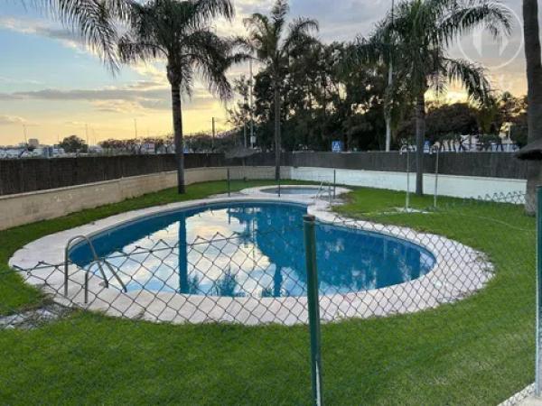 Venta de piso en Calle Dolores Ibárruri, Málaga
thumbnail 3