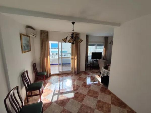 Venta de piso en Barrio Los Castillejos - La Trinidad, Málaga
photo 1