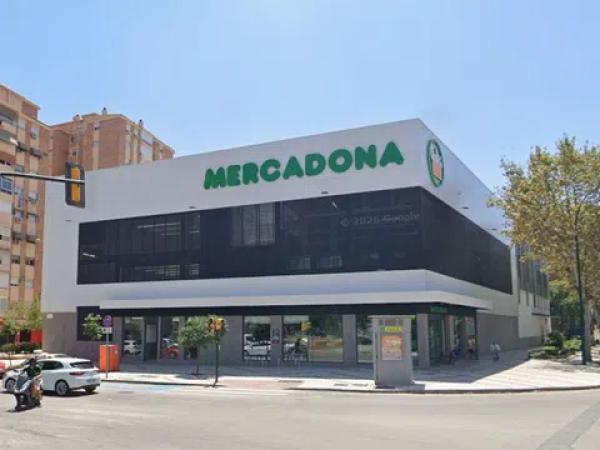 Продажа квартиры на Calle Alcalde Joaquín Alonso, Малага
thumbnail 2