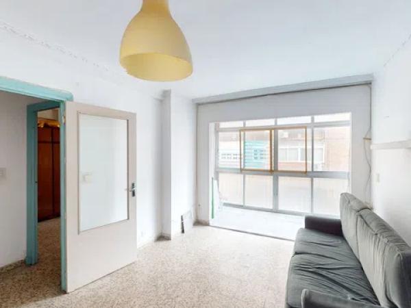 Продажа квартиры на Calle Maestro Chapí, Малага
photo 1
