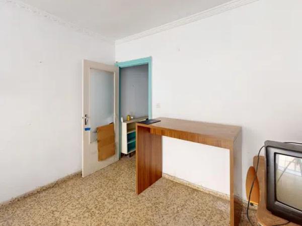 Продажа квартиры на Calle Maestro Chapí, Малага
 photo 4