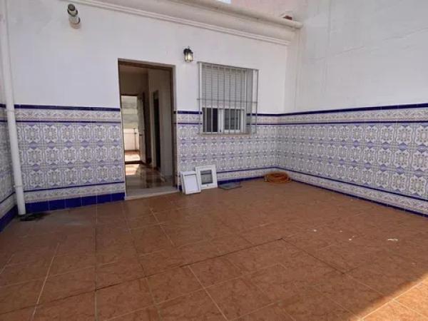 Chalet adosado en calle Altamira photo 3