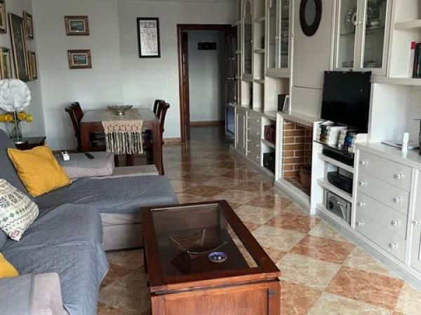 Venta de piso en Calle Guillermo Carrera Rubio, 12, Málaga
thumbnail 1