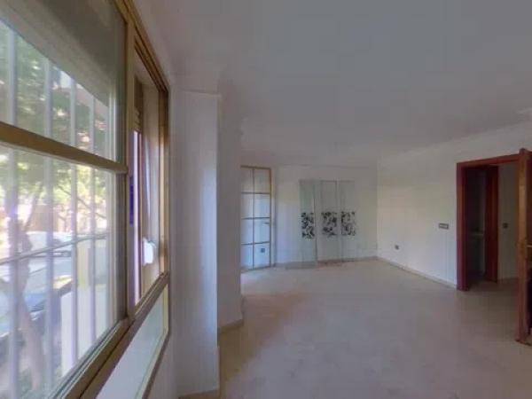 Venta de piso en Calle Buenos Aires, Málaga
thumbnail 2