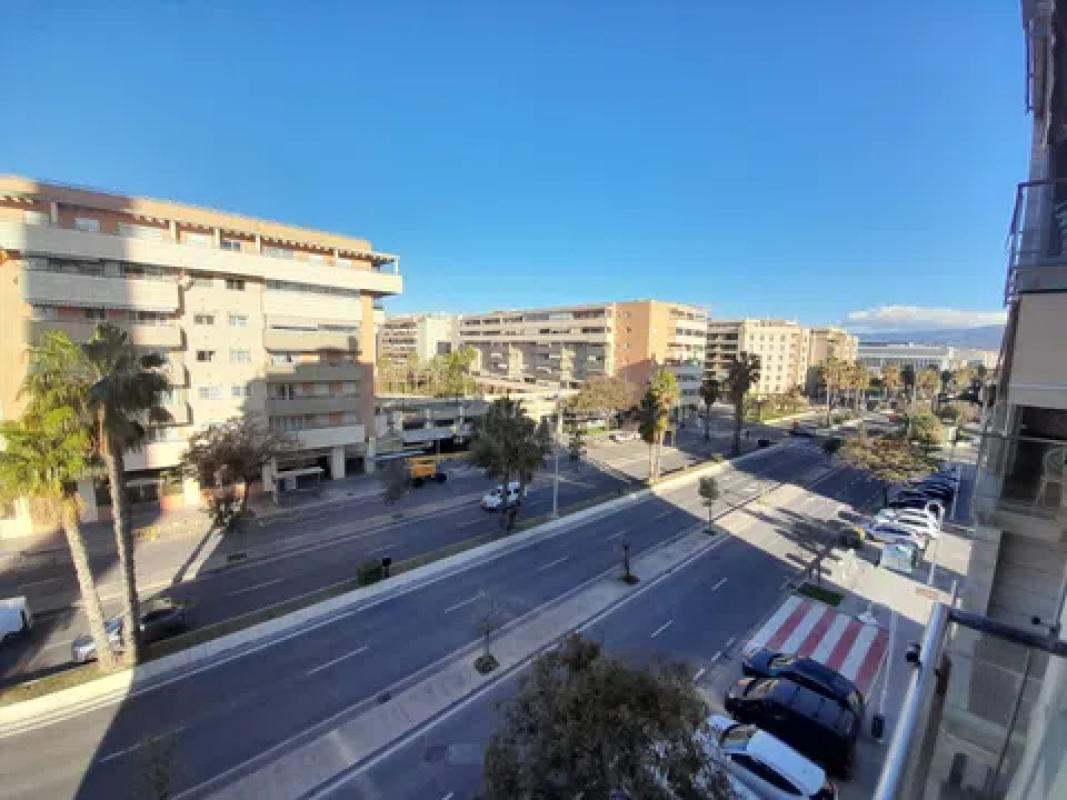 Venta de piso en Calle Pacífico, Málaga
photo 5