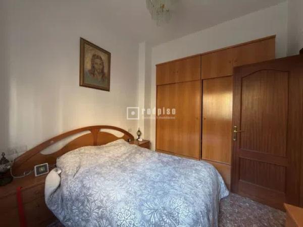 Chalet adosado en calle Borgoña photo 3