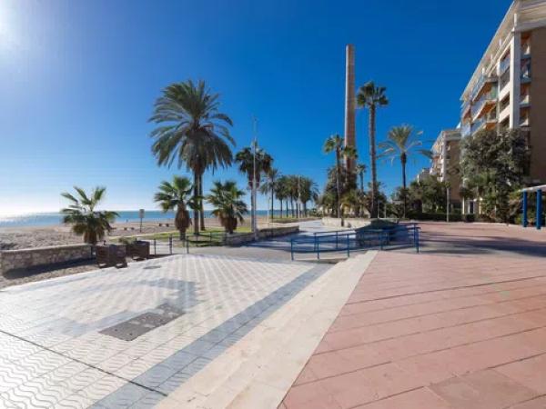 Venta de piso en Calle Pacífico, Málaga
thumbnail 1