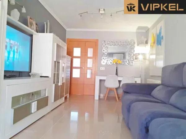 Venta de piso en Calle Diego de Ágreda, Málaga
thumbnail 2