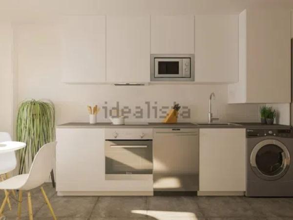 Venta de piso en Calle Frigiliana, 3, Málaga
thumbnail 1