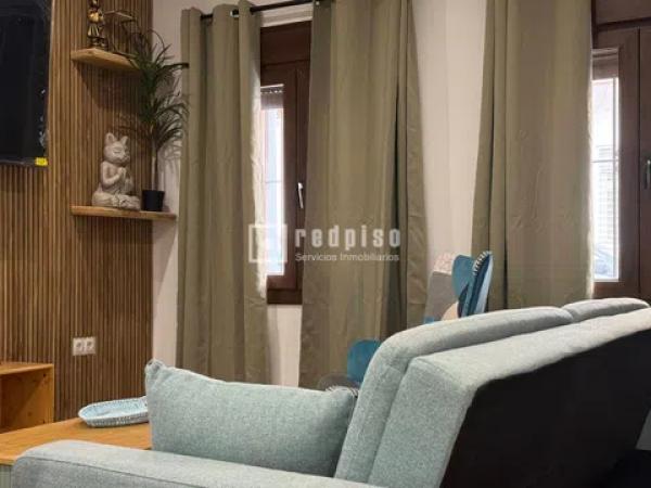 Chalet adosado en calle Infantes photo 2