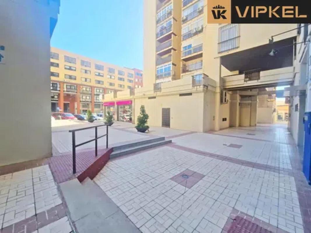 Sale of apartment in Calle Mauricio Moro Pareto s/n, Málaga
photo 2