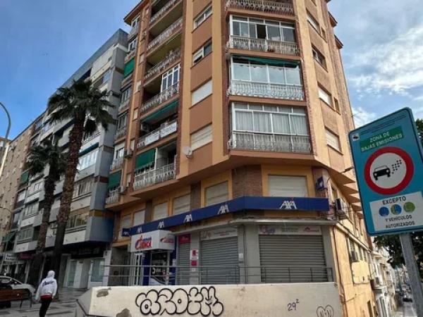 Venta de piso en Barrio La Trinidad, Málaga
thumbnail 1