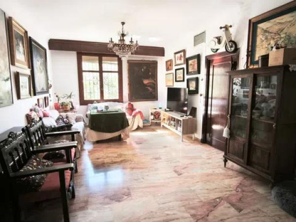 Casa independiente en calle Conde de Ureña thumbnail 1