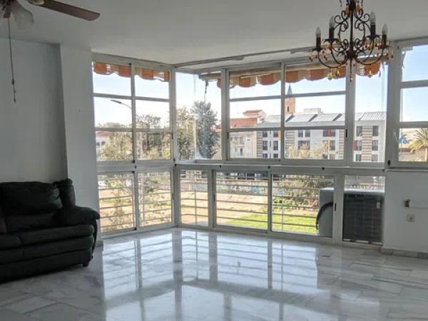 Venta de piso en Barrio La Goleta - San Felipe Neri, Málaga
photo 1