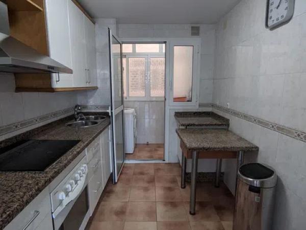 Venta de piso en Barrio La Goleta - San Felipe Neri, Málaga
thumbnail 1